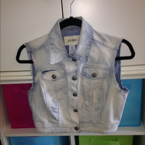 Cropped denim vest