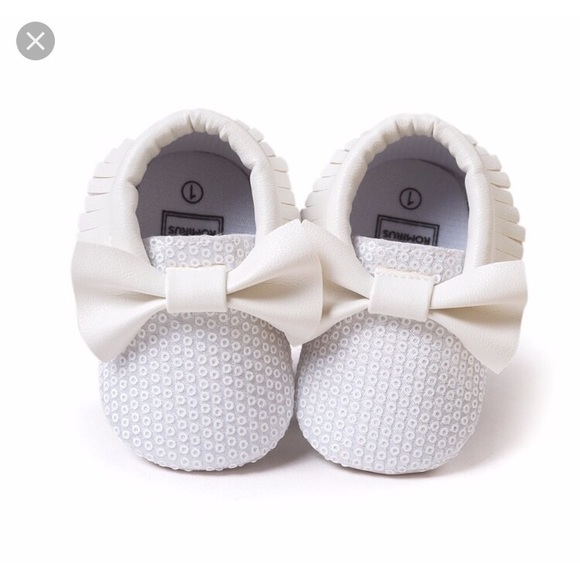 new 6-12mnths moccasins - Picture 2 of 4