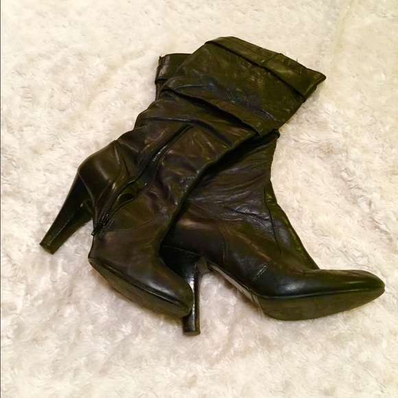 Aldo- black heeled boots size 39, the wistful
