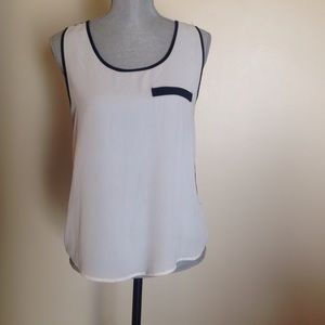 ❌SOLD❌Finn & Clover Two-Tone T-Shirt Blouse