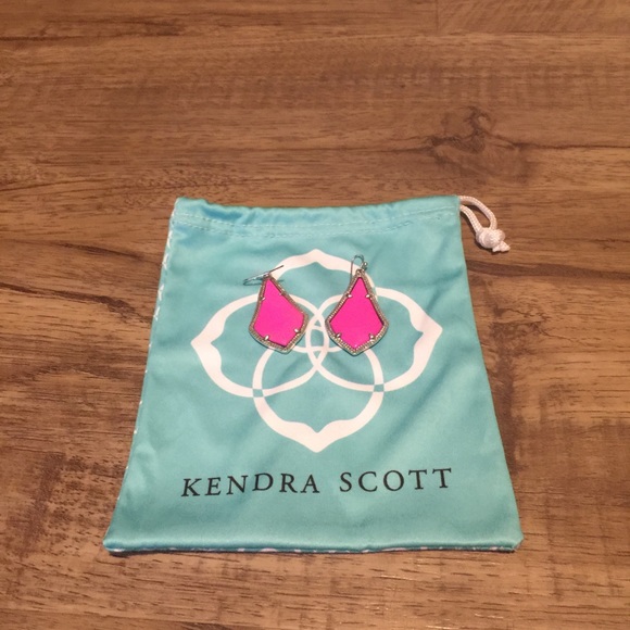 KENDRA SCOTT!!! Silver and hot pink