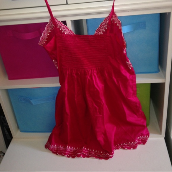 Bright pink top - Picture 2 of 3