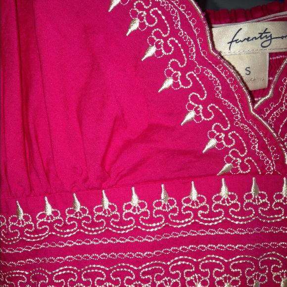 Bright pink top - Picture 3 of 3