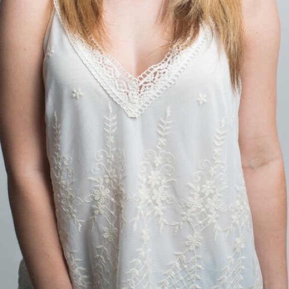 Ivory Lace Top - Picture 3 of 4
