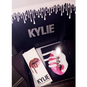 Brown Sugar lip kit by Kylie cosmetics