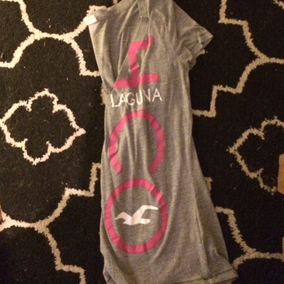 Gray pink white V-neck Hollister