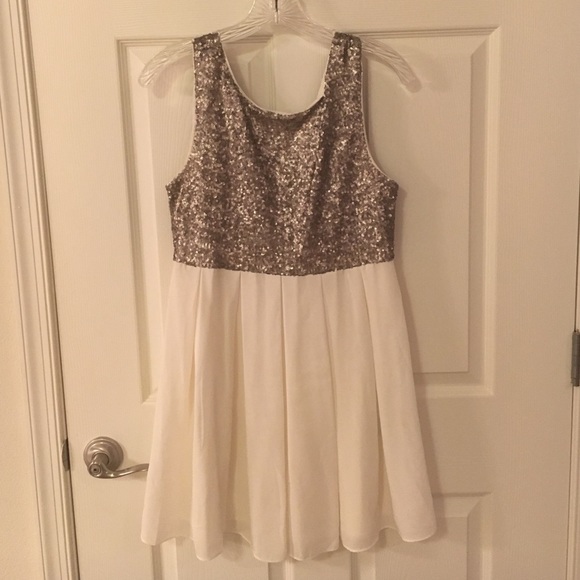 Beautiful silver and ivory dress!