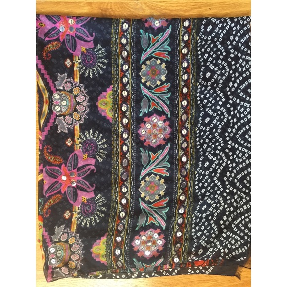 Colorful scarf - Picture 3 of 3