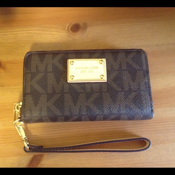 Michael Kors multi function phone case/wallet - Picture 1 of 3