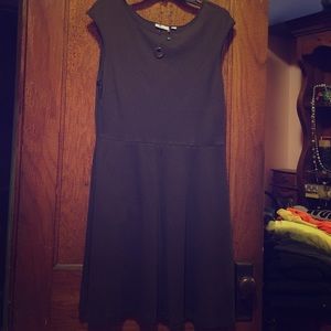 Brown, simple yet cute dress for the Fall.