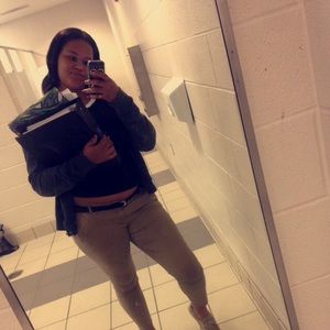 Meet your Posher, Mya