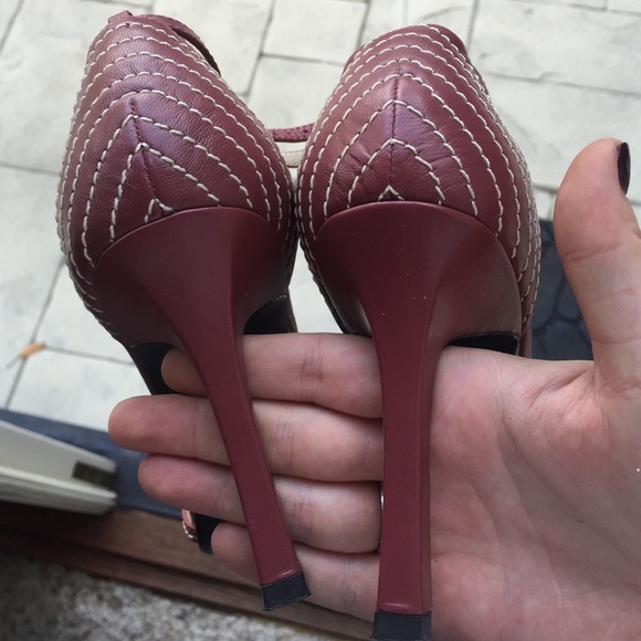 Guess Heels - Picture 4 of 4