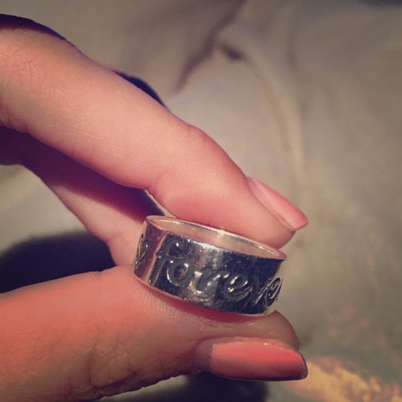 James Avery friends forever Sz 6