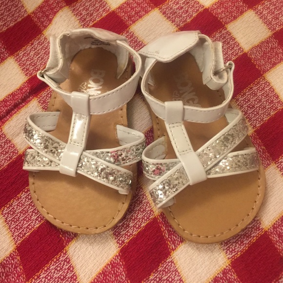 NWOT Toddler size 4 Sandals