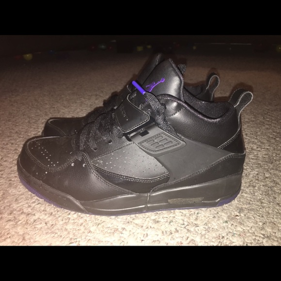Men's size 11 Jordan's - Picture 2 of 4