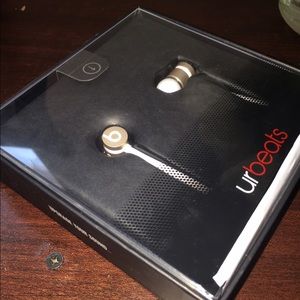 Earphones authentic
