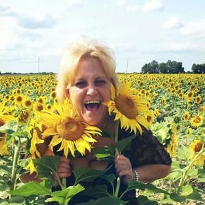 Meet your Posher, Mary beth