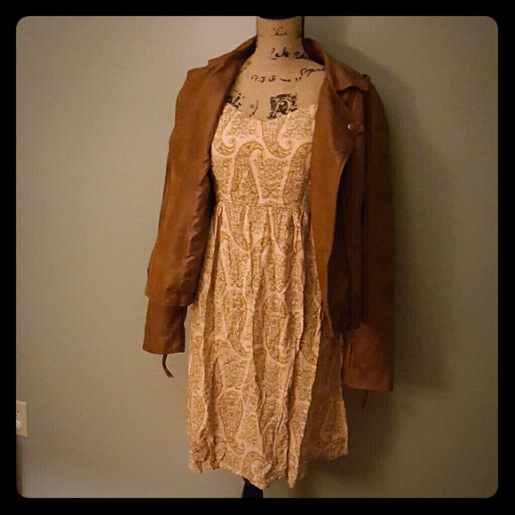 Adorable maternity dress