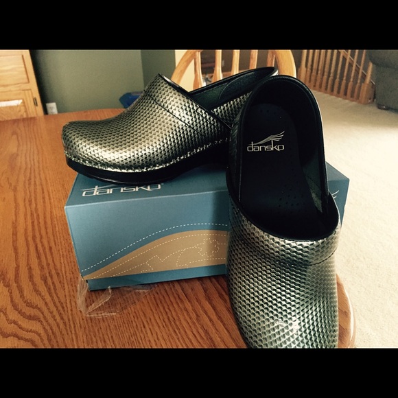 Dansko professional series shoes