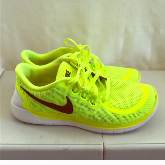 Neon Nike Free 5.0