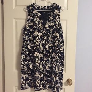 Sleeveless dress