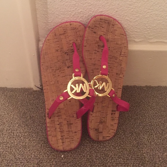 MK sandals size 7