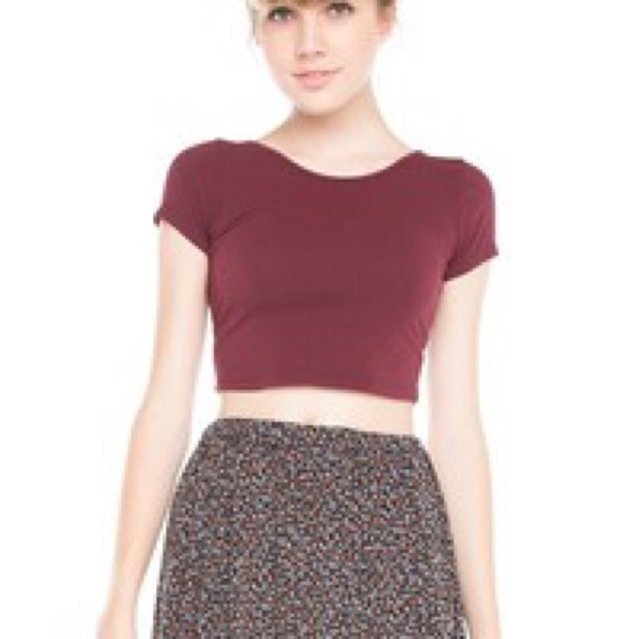 BRANDY MELVILLE crop top