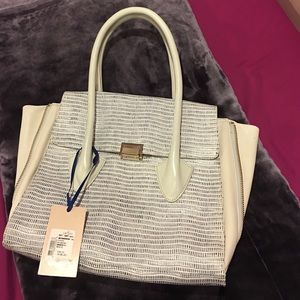 ⭐️Pour la Victoire blue and white leather bag⭐️