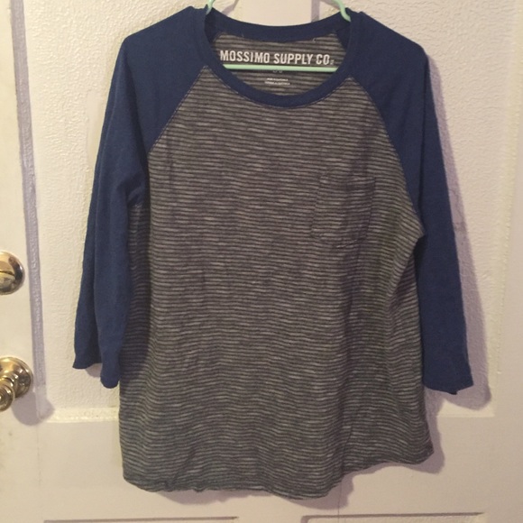 SOLD- Men's Gray and Blue Baseball Tee Shirt Large - Picture 1 of 4