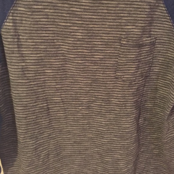 SOLD- Men's Gray and Blue Baseball Tee Shirt Large - Picture 3 of 4