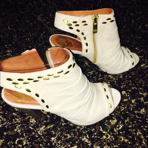 Vince Camuto heels