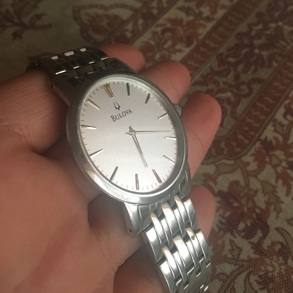 Bulova watch - Picture 3 of 3