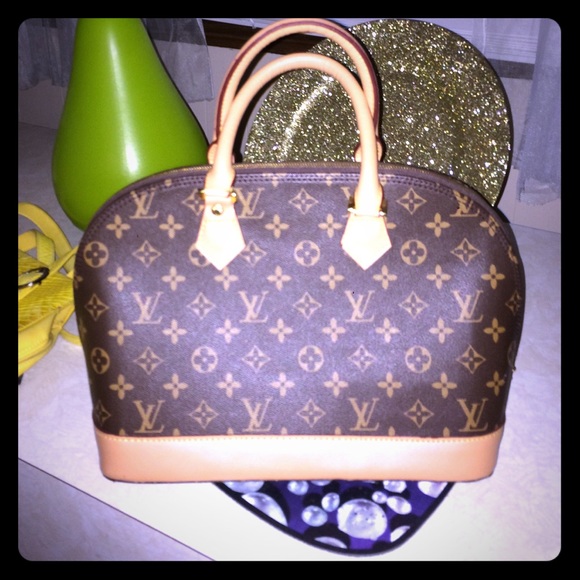 New purse very fashionable!