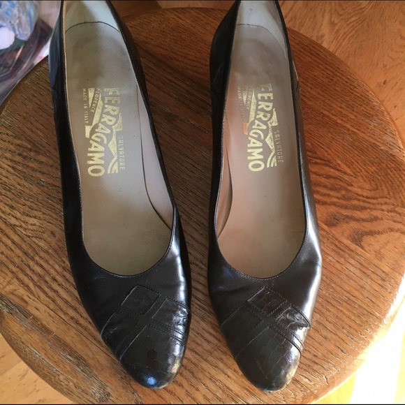 Ferragamo leather pumps