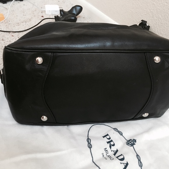 ❌SOLD ❌💯PRADA Vitello Basic Shoulder Bag - Picture 3 of 4