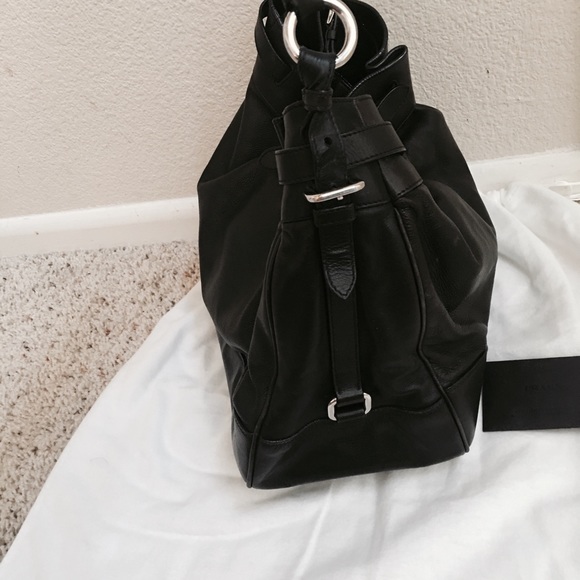 ❌SOLD ❌💯PRADA Vitello Basic Shoulder Bag - Picture 4 of 4