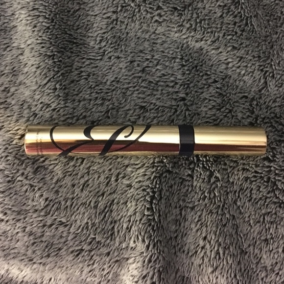 @sshakespeare Estée Lauder mascara