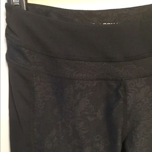 Cynthia Rowley black cropped leggings