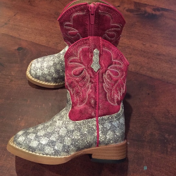 Pink and Silver Ropers