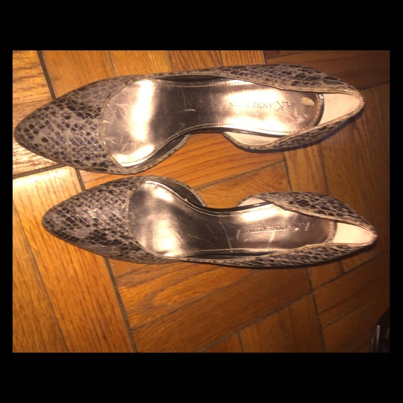 Anne Klein Snake Skin pumps