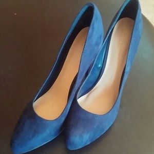 LC Lauren Conrad navy blue velvet heel