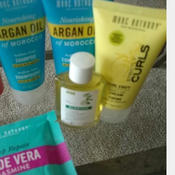 Looking for these hair products (read)!!!! - Picture 2 of 4