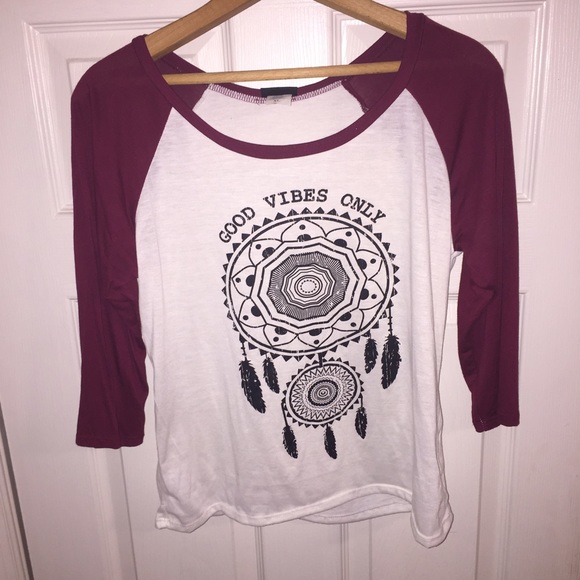 Red and white "good vibes only" baseball T-shirt