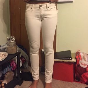 Cream Levis skinny jeans, 30x32,