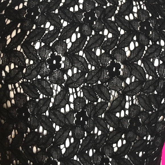 Betsey Johnson beautiful Lace Sheath Dress - Picture 2 of 4