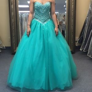 *SALE**** Teal Mori Lee sweet 16 dress