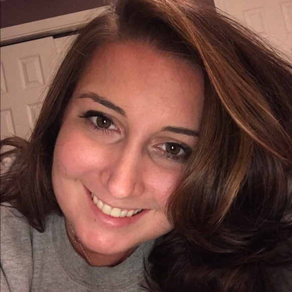 Meet your Posher, Julia - Picture 1 of 1