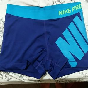 Nike Pro