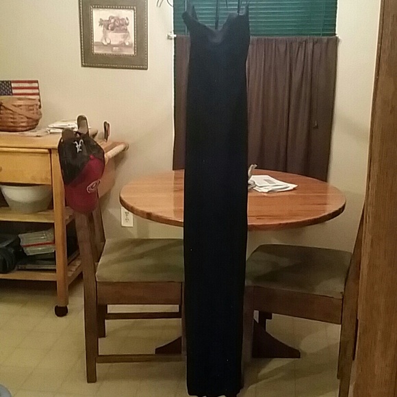 Kris cross backed black party dress - Picture 1 of 3
