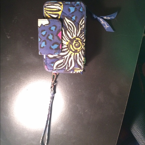 Vera Bradley Wristlet - Picture 1 of 3